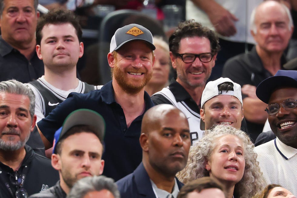 Princ Harry na finále NBA 2026 - Zápas pět
