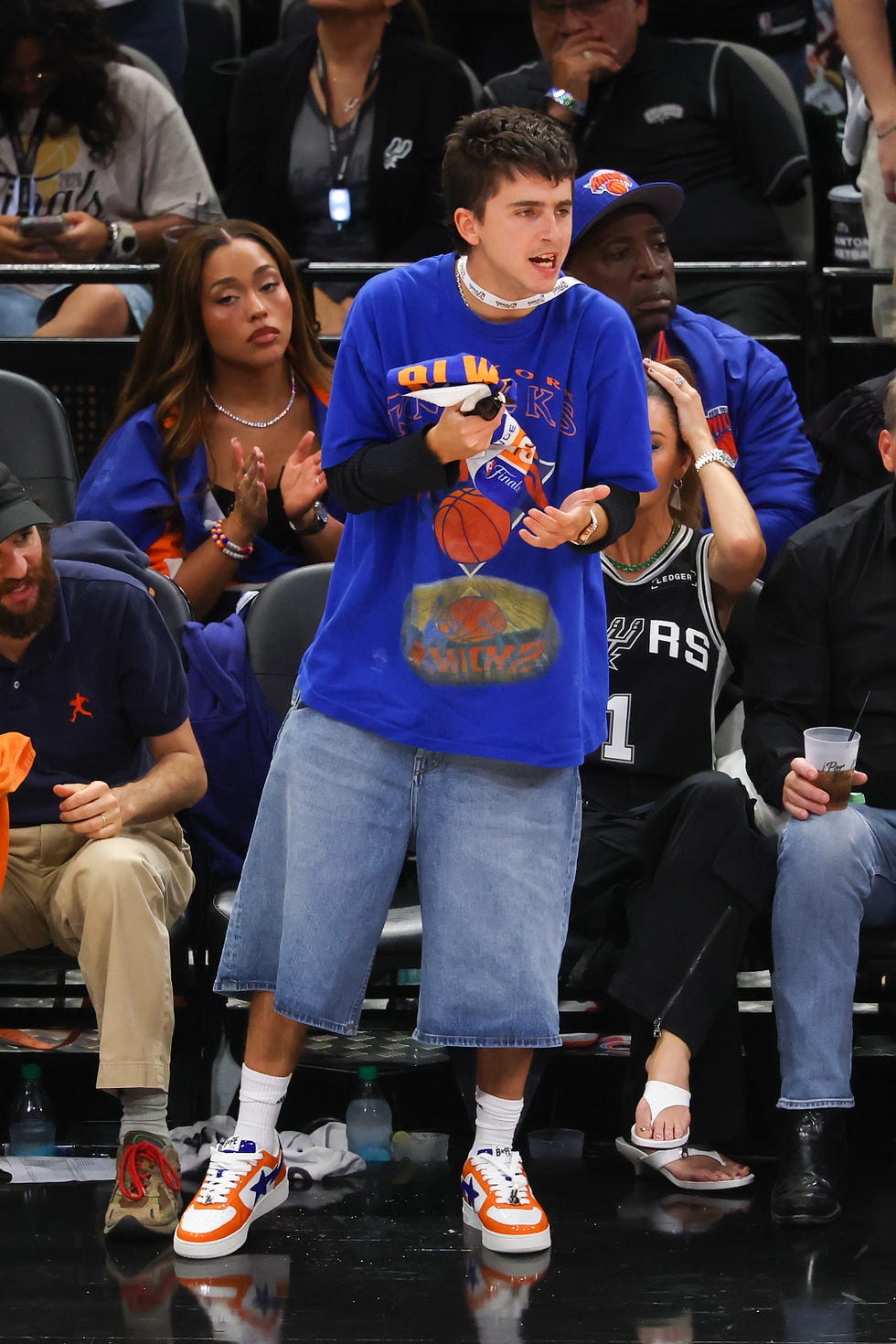 Princ Harry na finále NBA 2026 - Zápas pět