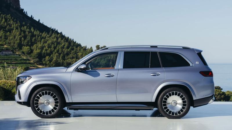 Luxusní interiér nového Mercedes-Maybach GLS 680